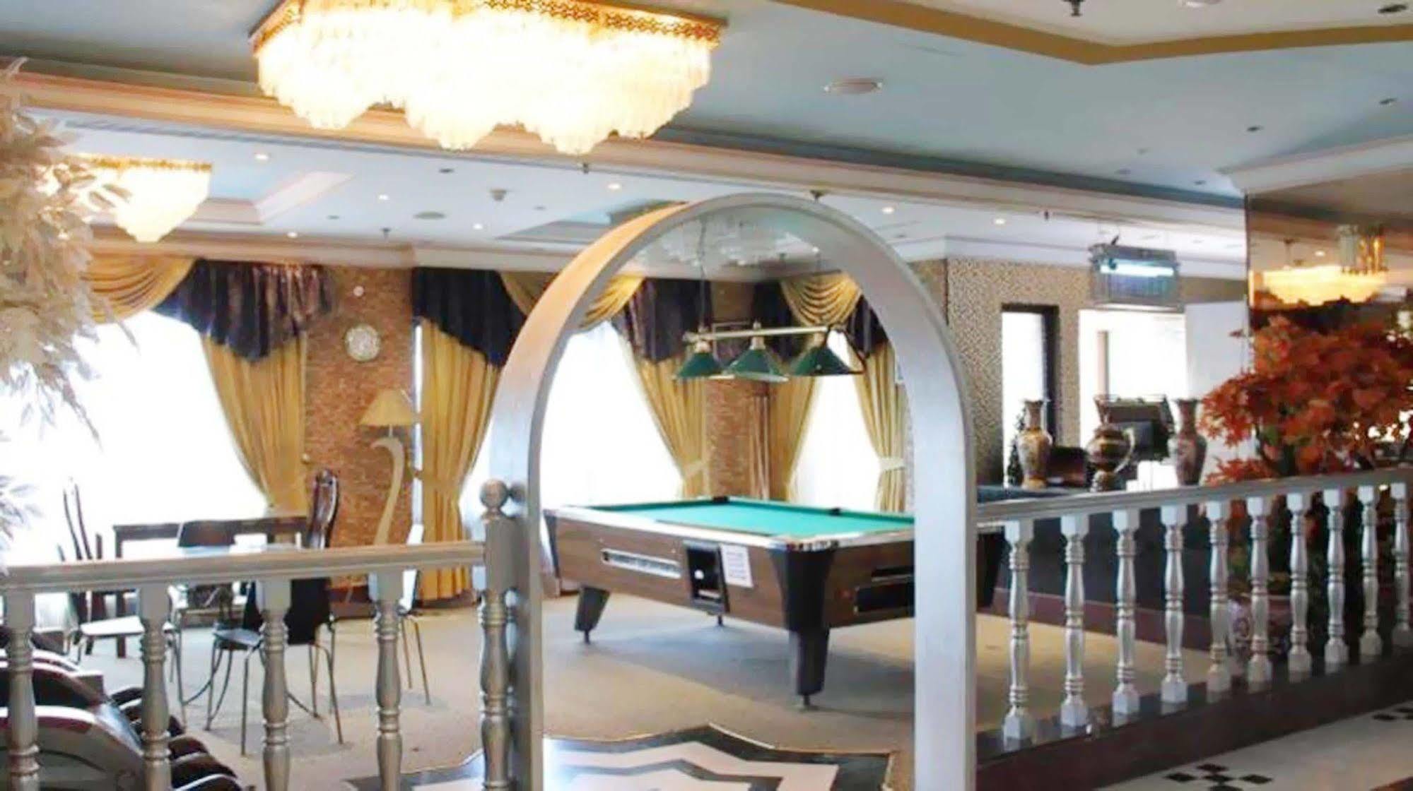 Royal Garden Hotel Dubai Exterior photo