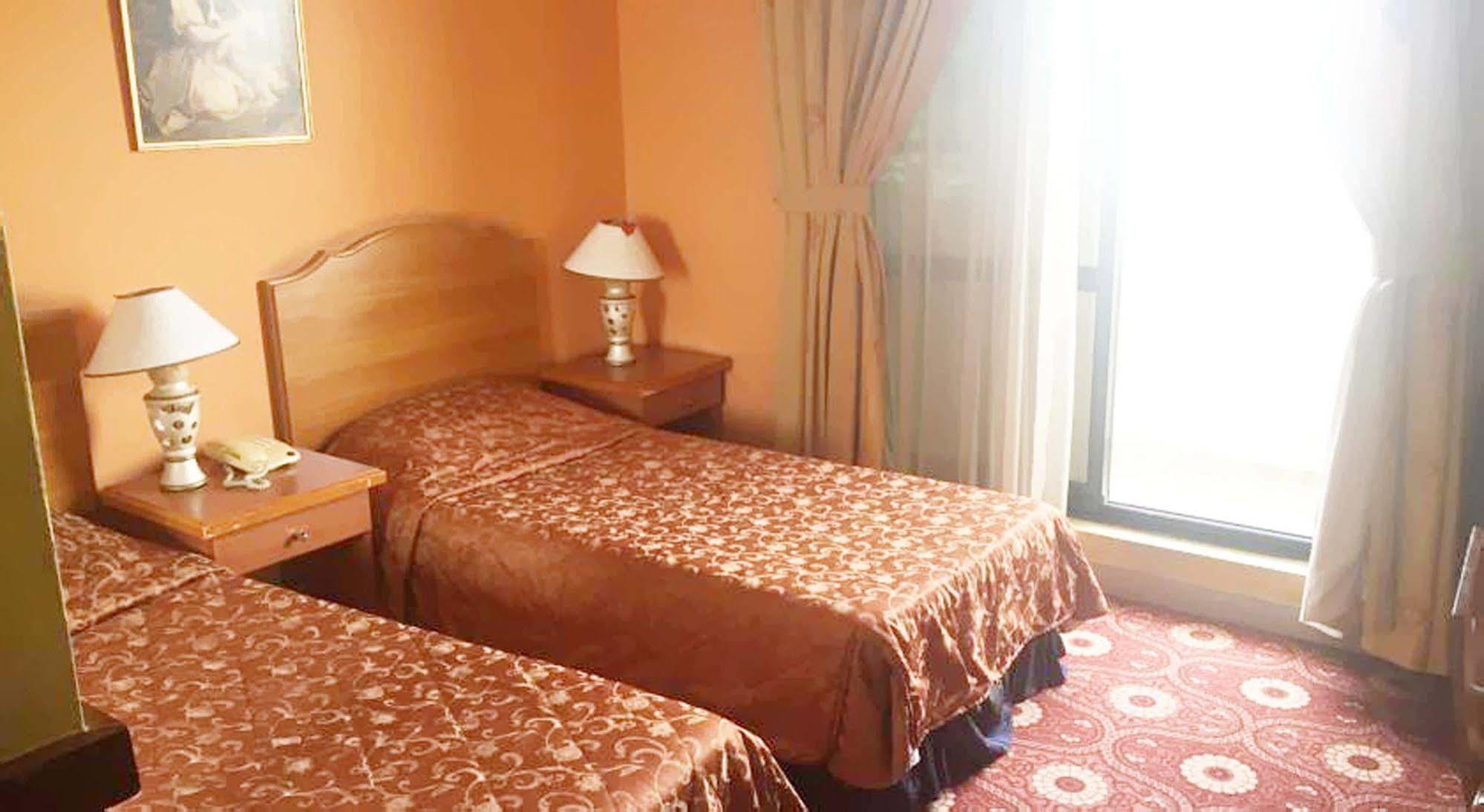 Royal Garden Hotel Dubai Exterior photo